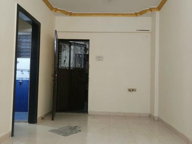 Rental | 3 BHK 1600 Sq.Ft. Apartment in Nirmala Apartment
