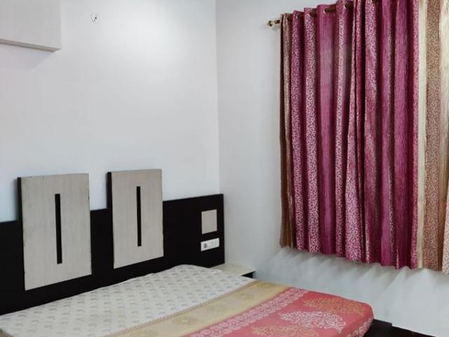 Rental | 3 BHK + 1600 Sq.Ft. Apartment in Parivahan Nagar