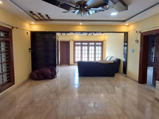 Rental | 3 BHK + 1600 Sq.Ft. Apartment in Raja Aristos