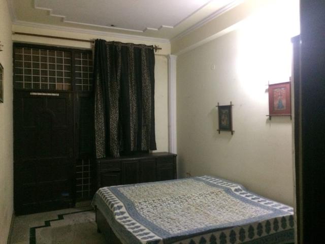 Rental | 3 BHK 1600 Sq.Ft. Independent House in RWA Apartments Sector 52