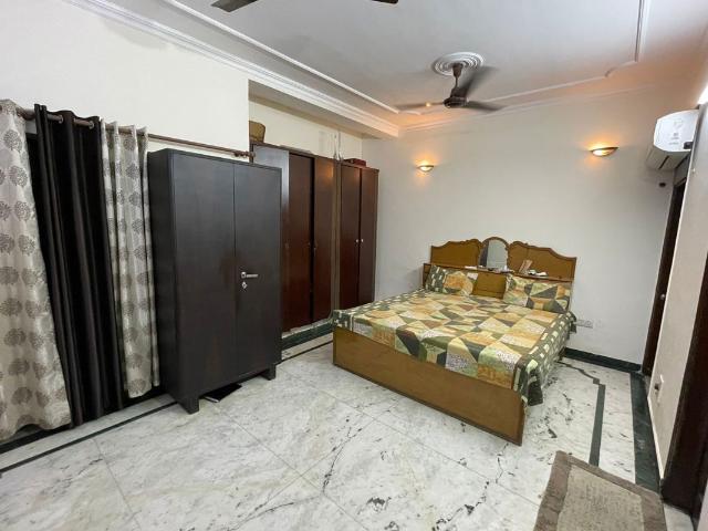 Rental | 3 BHK + 1600 Sq.Ft. Independent House in Sector 4