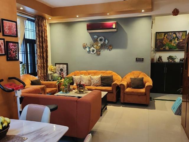 Rental | 3 BHK 1602 Sq.Ft. Apartment in Omaxe Heights