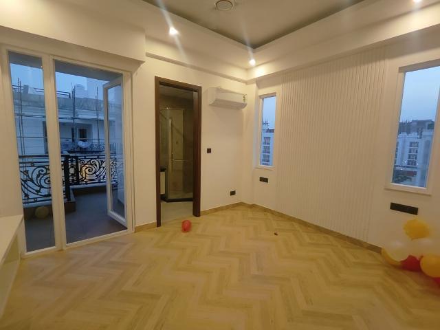 Rental | 3 BHK + 1616 Sq.Ft. Apartment in Raj One Good Earth