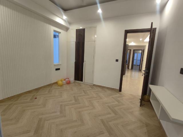 Rental | 3 BHK + 1616 Sq.Ft. Apartment in Raj One Good Earth