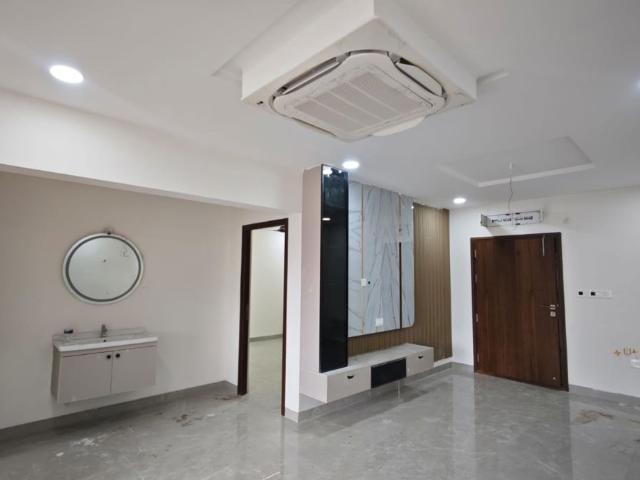 Rental | 3 BHK + 1635 Sq.Ft. Apartment in Hallmark Skyrena