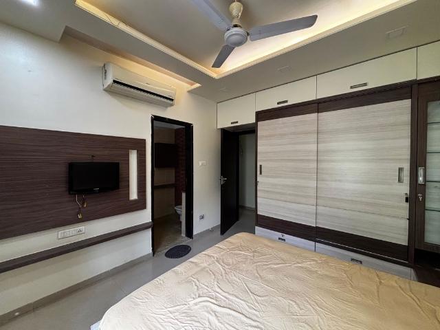 Rental | 3 BHK 1750 Sq.Ft. Apartment in Chandan Garden