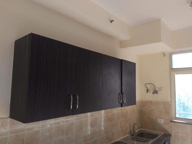 Rental | 3 BHK 1750 Sq.Ft. Apartment in Gardenia Glory
