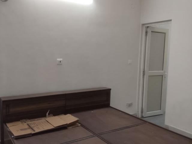 Rental | 3 BHK 1750 Sq.Ft. Apartment in Sarita Vihar