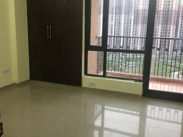 Rental | 3 BHK + 1758 Sq.Ft. Apartment in Logix Blossom County