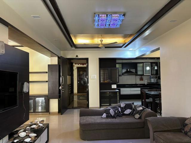 Rental | 3 BHK 175 Sq.Ft. Apartment in Green Valley CHS