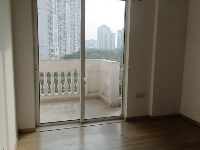 Rental | 3 BHK + 1780 Sq.Ft. Apartment in DLF Regal Gardens