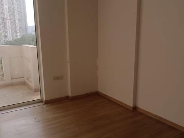 Rental | 3 BHK 1780 Sq.Ft. Apartment in DLF Regal Gardens