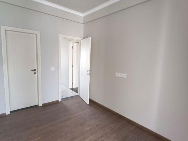 Rental | 3 BHK 1789 Sq.Ft. Apartment in Central Park Lake Front Towers