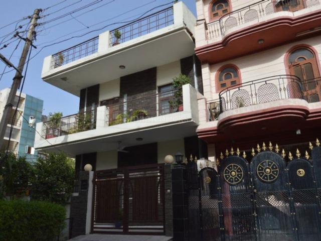 Rental | 3 BHK + 1799 Sq.Ft. Independent House in Sector 4