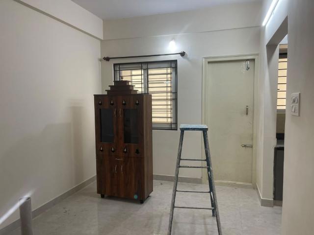 Rental | 3 BHK 1700 Sq.Ft. Apartment in Alpine Pyramid