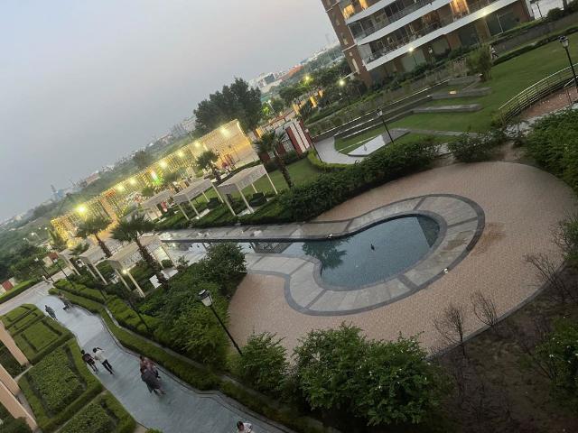 Rental | 3 BHK 1700 Sq.Ft. Apartment in Gaur Sportswood