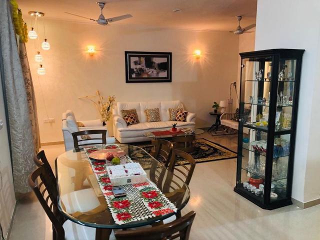 Rental | 3 BHK 1700 Sq.Ft. Apartment in Omaxe R2
