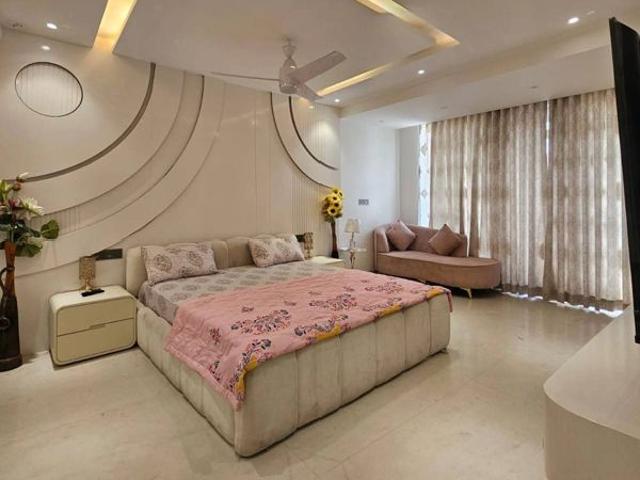 Rental | 3 BHK 1700 Sq.Ft. Apartment in Saket