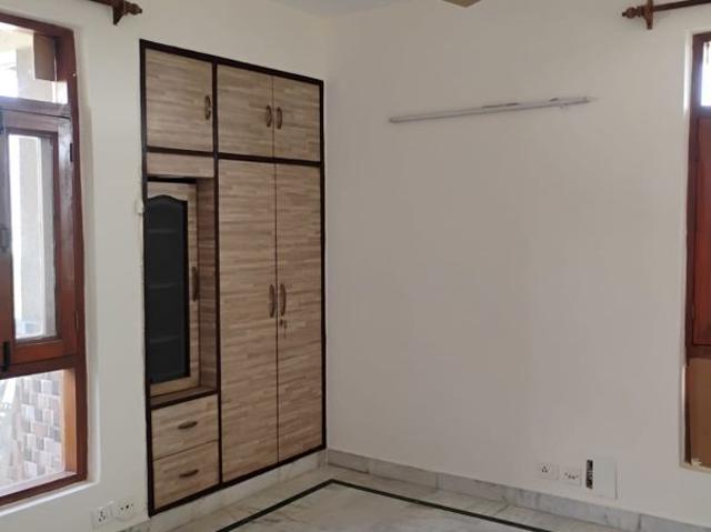 Rental | 3 BHK 1700 Sq.Ft. Apartment in Sector 103