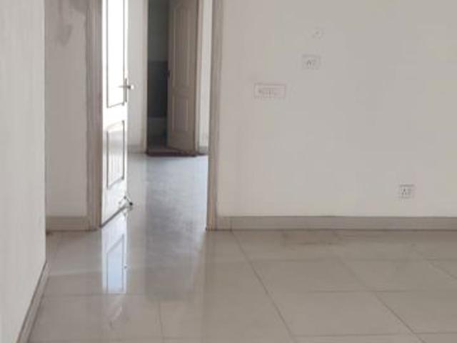 Rental | 3 BHK + 1700 Sq.Ft. Apartment in Sector 76