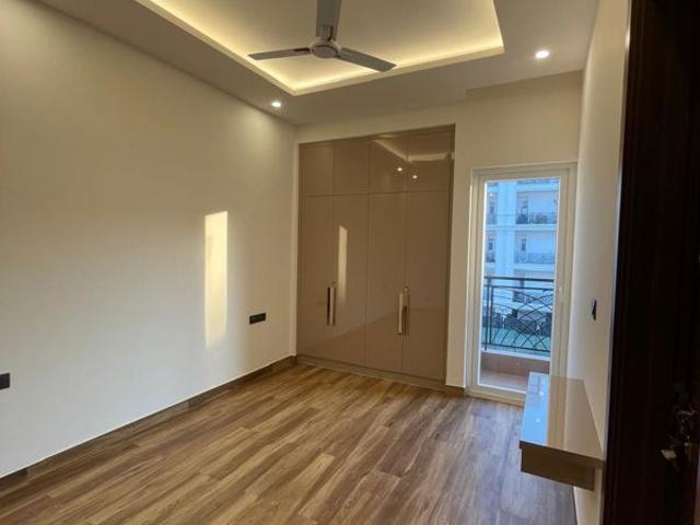 Rental | 3 BHK + 1700 Sq.Ft. Apartment in Sector 71