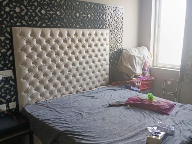 Rental | 3 BHK 1700 Sq.Ft. Apartment in Raja Park