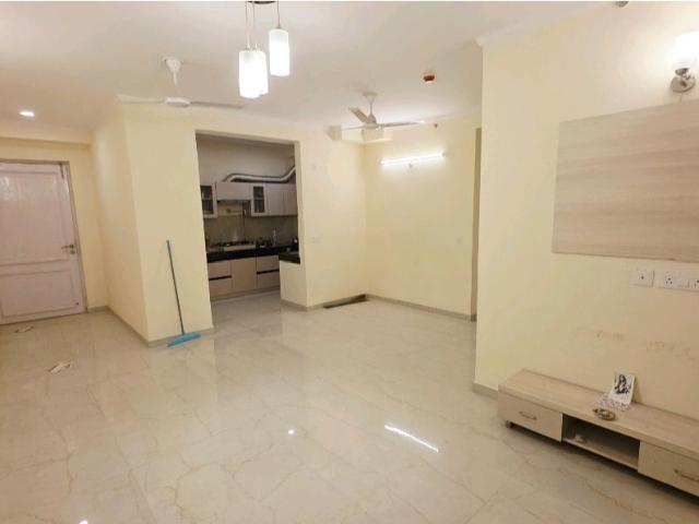 Rental | 3 BHK 1700 Sq.Ft. Apartment in Rudra Twin Towers