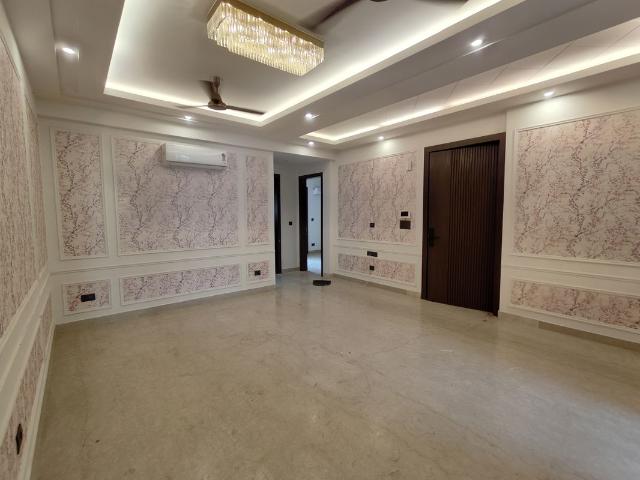 Rental | 3 BHK + 1704 Sq.Ft. Apartment in Raj One Good Earth
