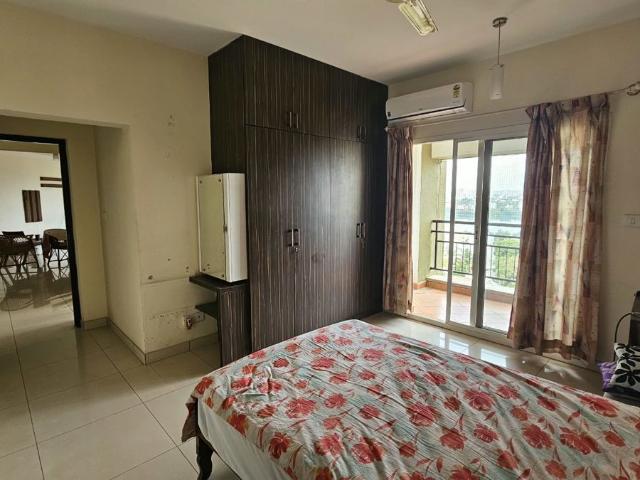 Rental | 3 BHK + 1705 Sq.Ft. Apartment in Prestige Royale Gardens