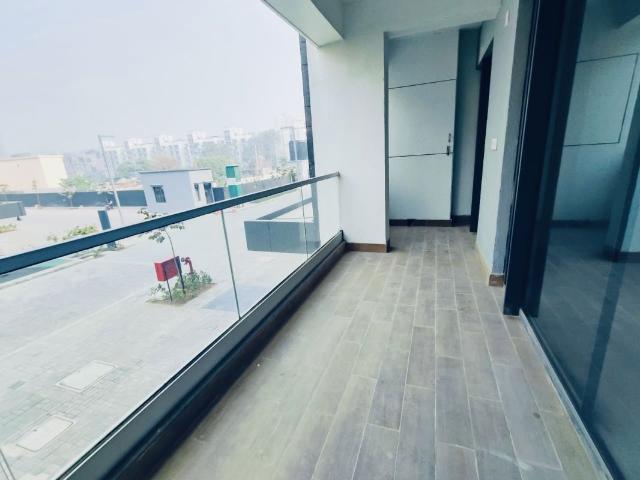 Rental | 3 BHK 1710 Sq.Ft. Apartment in Smart World Orchard