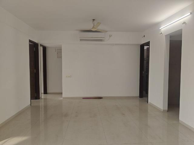Rental | 3 BHK 1850 Sq.Ft. Apartment in Akshar Alvario