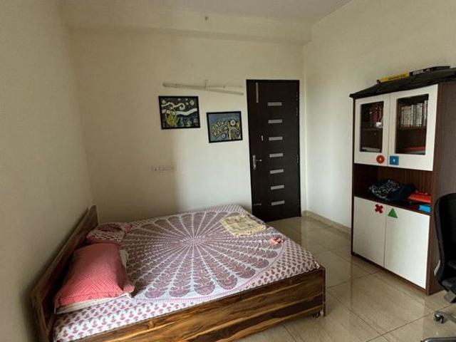 Rental | 3 BHK 1850 Sq.Ft. Apartment in Gaur Sportswood