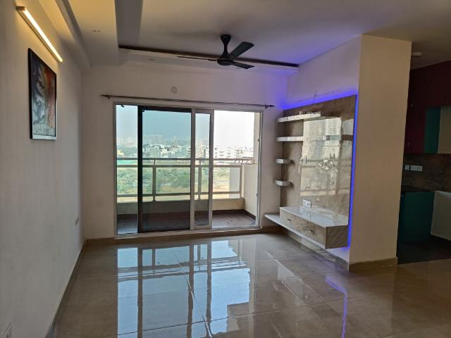 Rental | 3 BHK 1850 Sq.Ft. Apartment in Gaur Sportswood