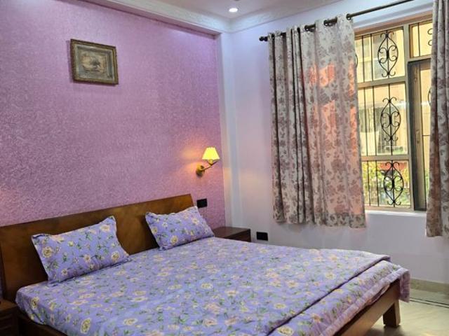 Rental | 3 BHK 1850 Sq.Ft. Apartment in Green Park Extension