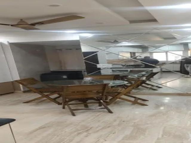 Rental | 3 BHK 1860 Sq.Ft. Apartment in LDA Dhenumati Apartment