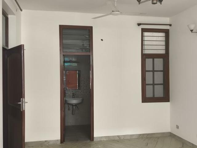Rental | 3 BHK 18000 Sq.Ft. Independent House in RWA Apartments Sector 52