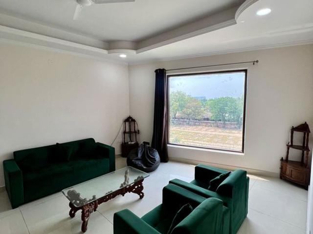 Rental | 3 BHK 1800 Sq.Ft. Villa in Sector 23