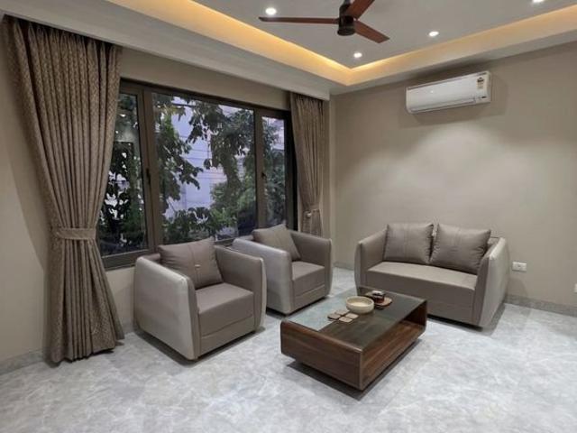 Rental | 3 BHK 1800 Sq.Ft. Apartment in Ansal Sushant Estate