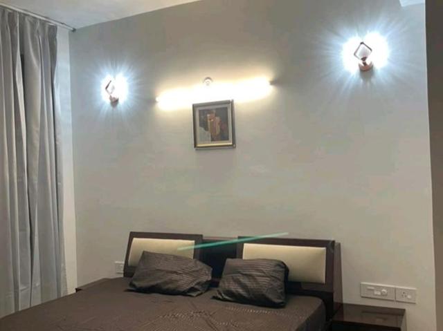 Rental | 3 BHK 1800 Sq.Ft. Apartment in Gomti Nagar