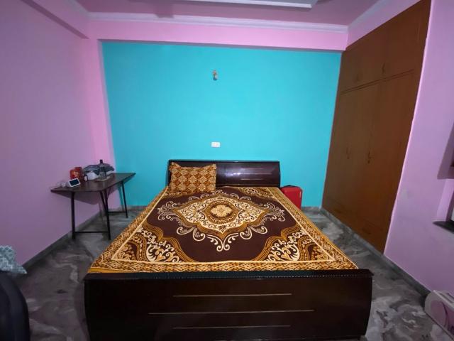 Rental | 3 BHK 1800 Sq.Ft. Apartment in Khushboo CGHS