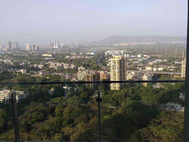 Rental | 3 BHK + 1800 Sq.Ft. Apartment in L&T Crescent Bay T2