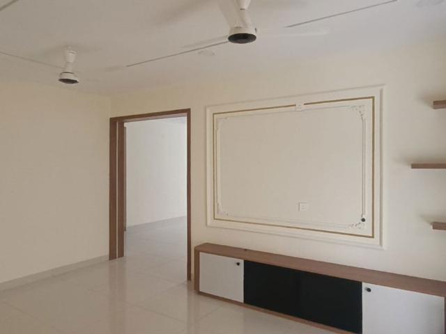 Rental | 3 BHK + 1800 Sq.Ft. Apartment in Lansum El Dorado