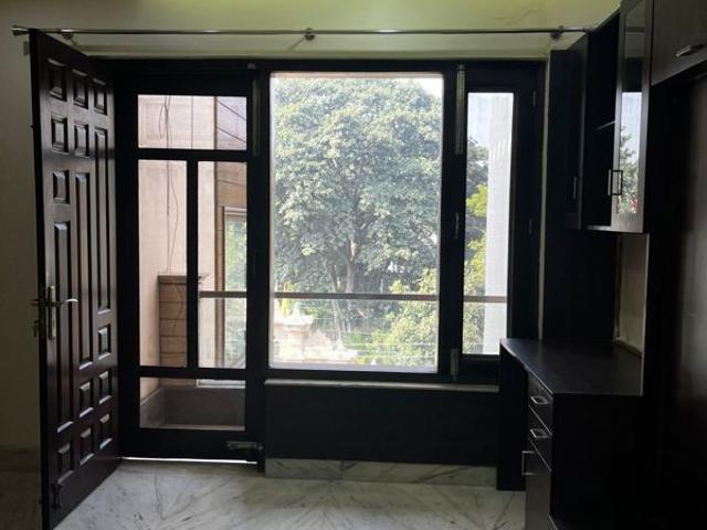 Rental | 3 BHK 1800 Sq.Ft. Apartment in Maxworth Premier Urban