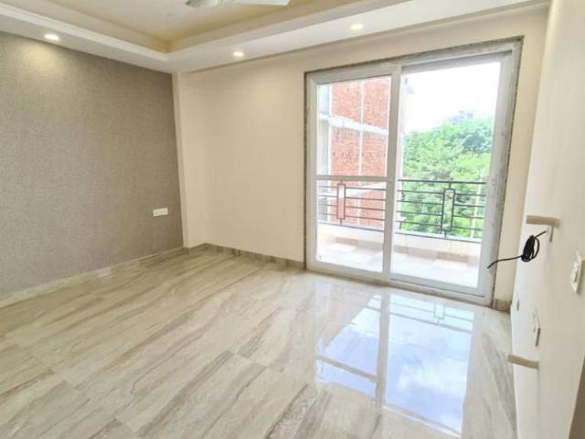 Rental | 3 BHK 1800 Sq.Ft. Apartment in Sector 71