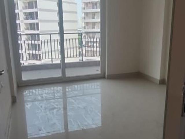 Rental | 3 BHK 1800 Sq.Ft. Apartment in Pareena Express Heights