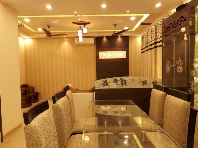 Rental | 3 BHK 1800 Sq.Ft. Apartment in Parsvnath Planet Plaza