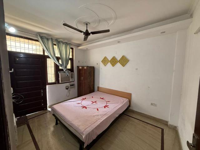 Rental | 3 BHK 1800 Sq.Ft. Apartment in The Bhagwati CGHS