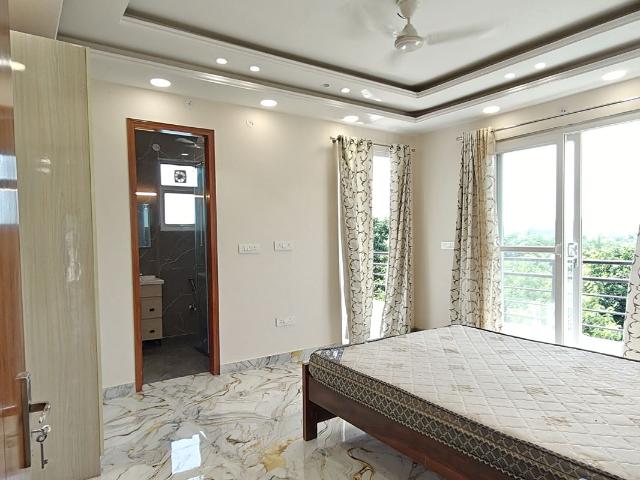 Rental | 3 BHK + 1800 Sq.Ft. Apartment in Vasant Vihar