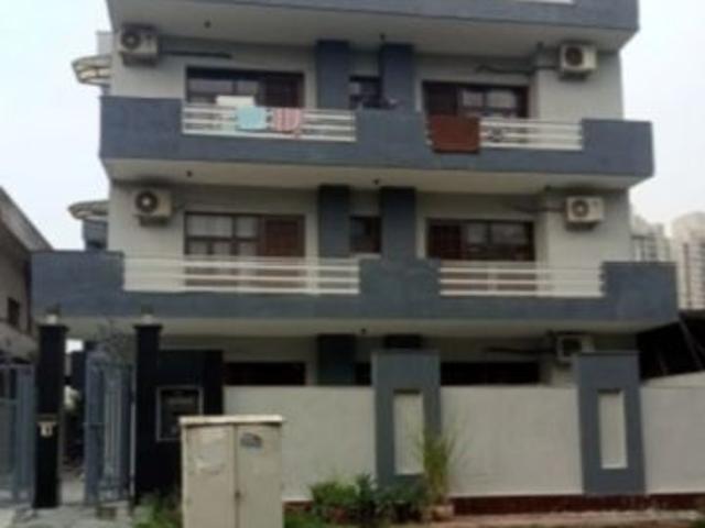 Rental | 3 BHK 1800 Sq.Ft. Independent House in Sector 105