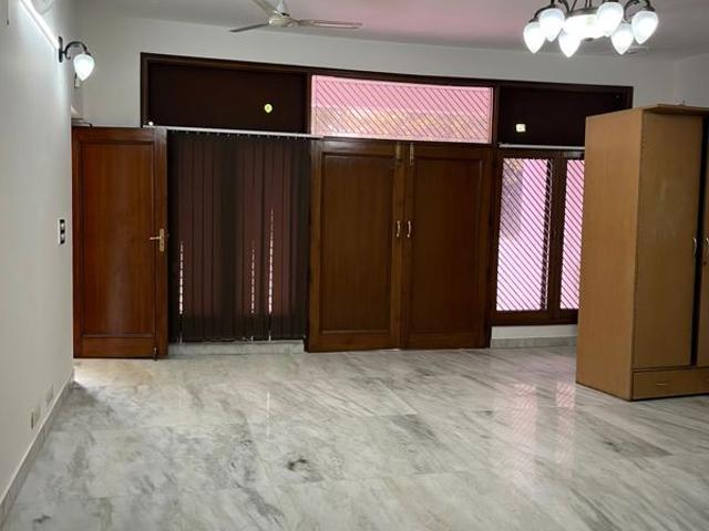 Rental | 3 BHK 1800 Sq.Ft. Independent House in Sector 33